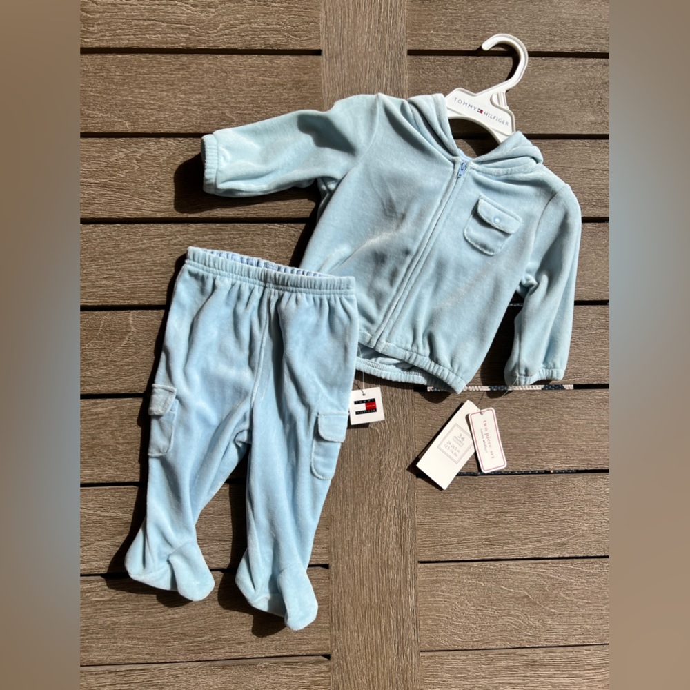 Tommy Hilfiger NWT 2 piece baby track suit in baby blue velvet 3-6 months - Picture 1 of 6